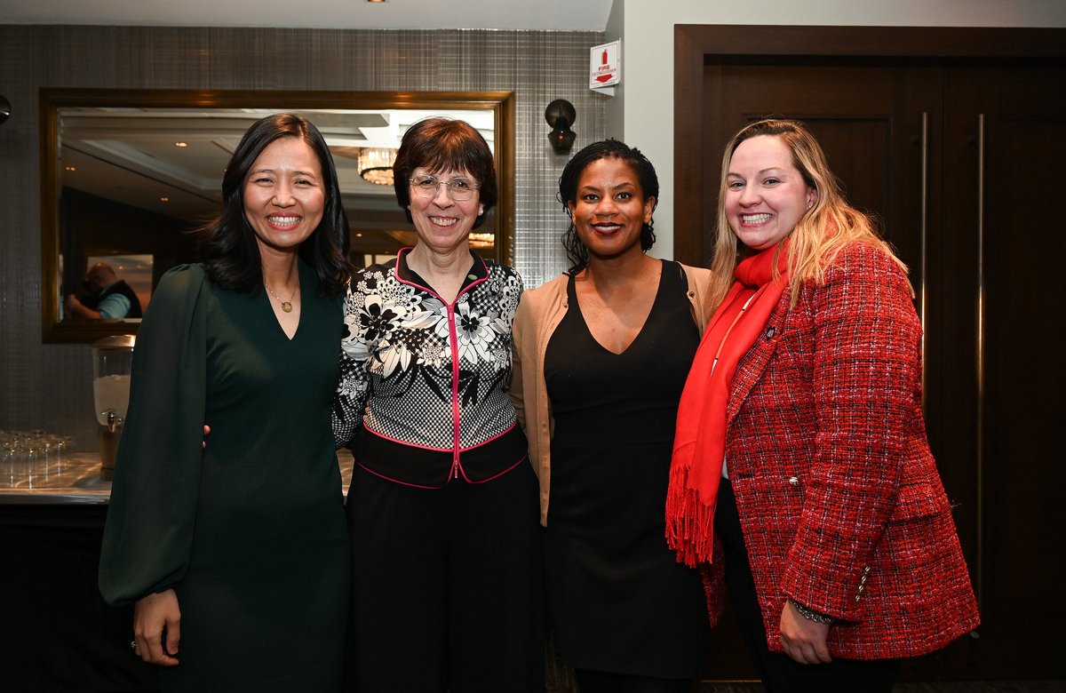 Wonderful Annual Meeting this week with our elected officials in attendance. ⁦⁦<a href="/wutrain/">wutrain</a>⁩ ⁦<a href="/RonDurk/">Sharon Durkan</a>⁩ and ⁦<a href="/LydiaMEdwards/">Lydia Edwards</a>⁩. Three rock star leaders in our community. Thank you for all you do for our parks! ⁦<a href="/FOPG/">Friends of the Public Garden</a>⁩