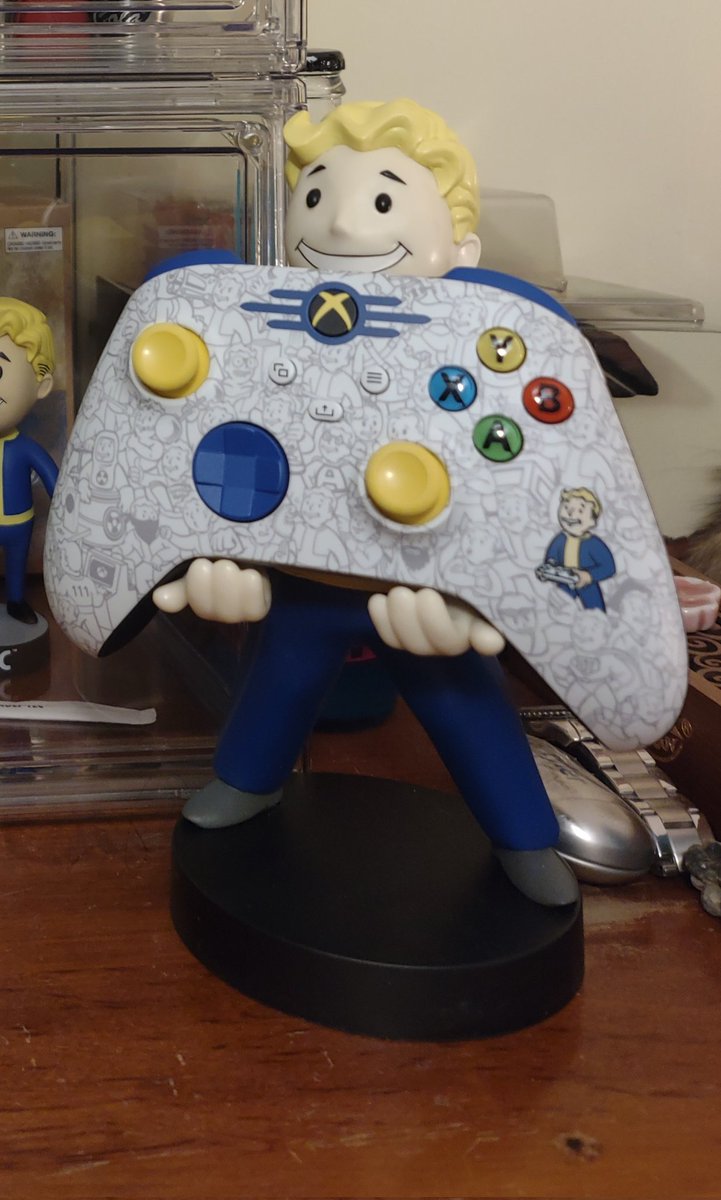 katieblust's tweet photo. @Xbox @GlitterXplosion https://t.co/VhWICxQ0ZH