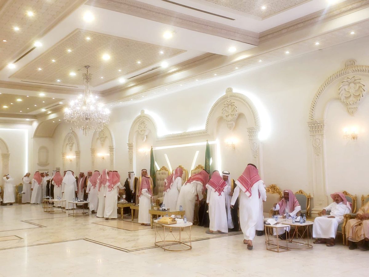 #الافلاج 
#عيد_الفطر_المبارك 
#الرياض 
في ضيافة( آل عبدالله بن أحمد ) الأفلاج بقاعة الأصايل بالرياض ، أسرة آل دريهم تقيم لقاء المعايدة السنوي لعام ١٤٤٥هـ في ثاني أيام عيد الفطر المبارك. قدموا شكرهم وتقديرهم لأبناء العمومة لتشريفهم وحضوهم ،  أعاده الله على الجميع  باليمن والخير