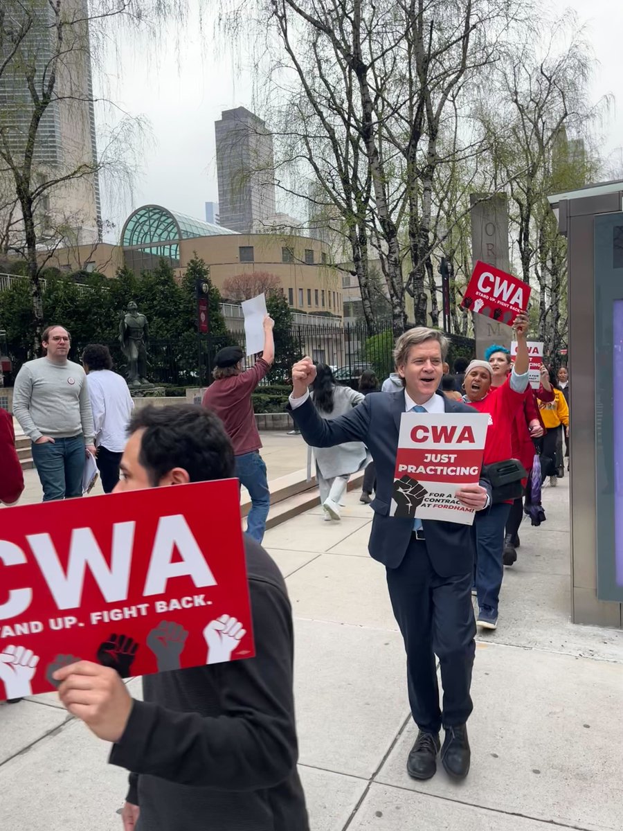 Thank you @bradhoylman for joining the @FordhamGSW picket line and standing with @FordhamNYC's graduate workers!