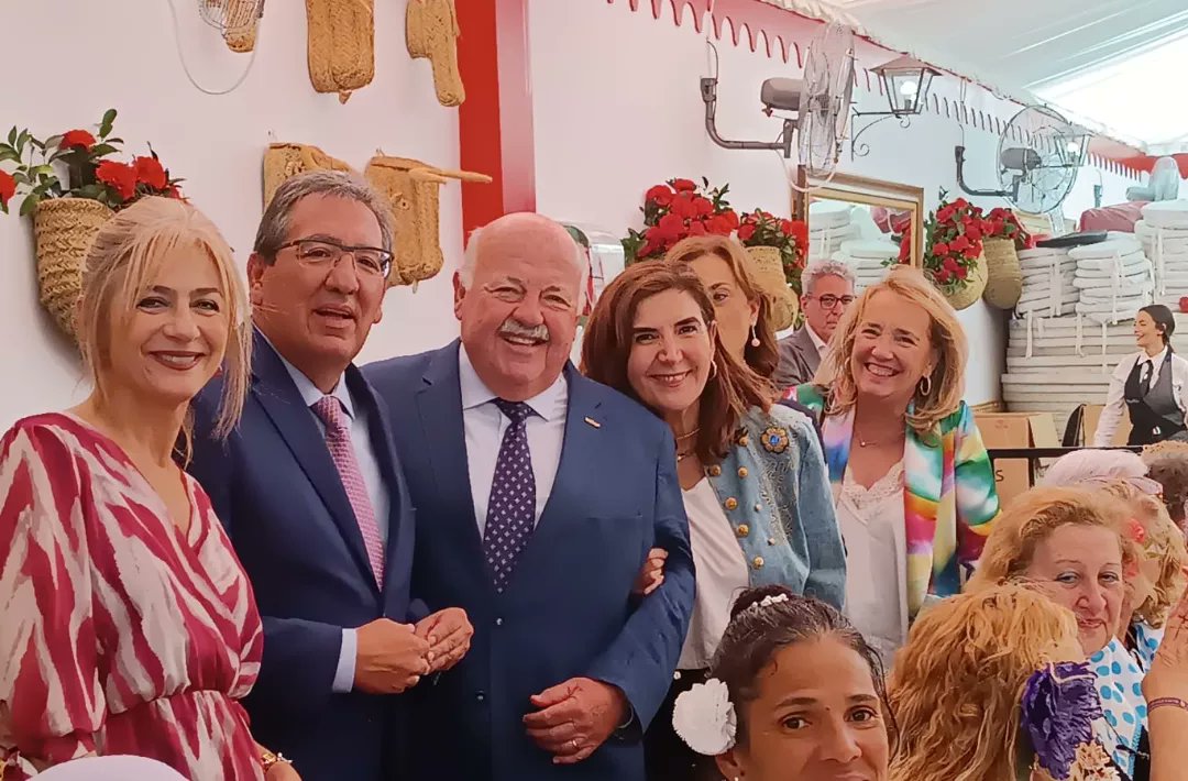 Muchas gracias a @CSIFenseA, @FAECTA_ y @Cajasol por invitarme a compartir un rato maravilloso, víspera de nuestra Feria de Sevilla. ¡Un fuerte abrazo!