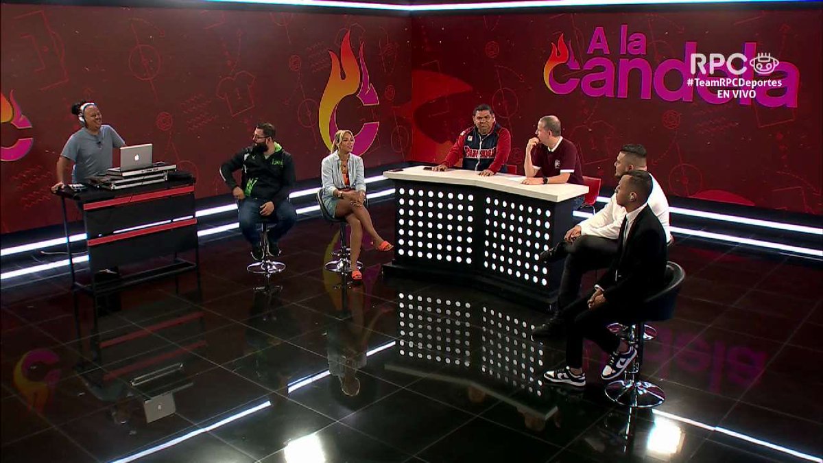 ¡En vivo⚽️🔥! Ya inició #ALaCandela 🔥 con toda la información y el debate del fútbol. Sintoniza a través de la señal de RPC.