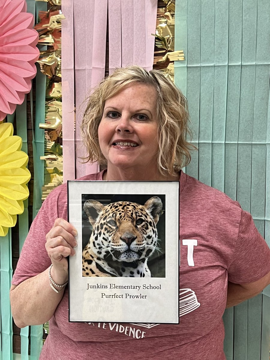 🐾 Paws up for our Puuur-fect Prowler of the week, Ms. Ellis. #levelingupatjunkins #prowlingtosuccess🐆 @wtwhitevt