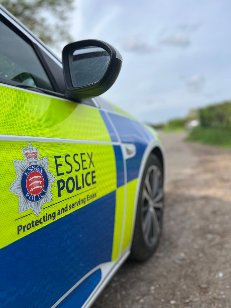 Officers from @eppingforestdc CST have conducted patrols around areas that have suffered from increased flytipping recently. You can report flytips online esxpol.uk/7IcwT or by calling 01992 564000. If the offenders are still on scene, please report to Police via 999.