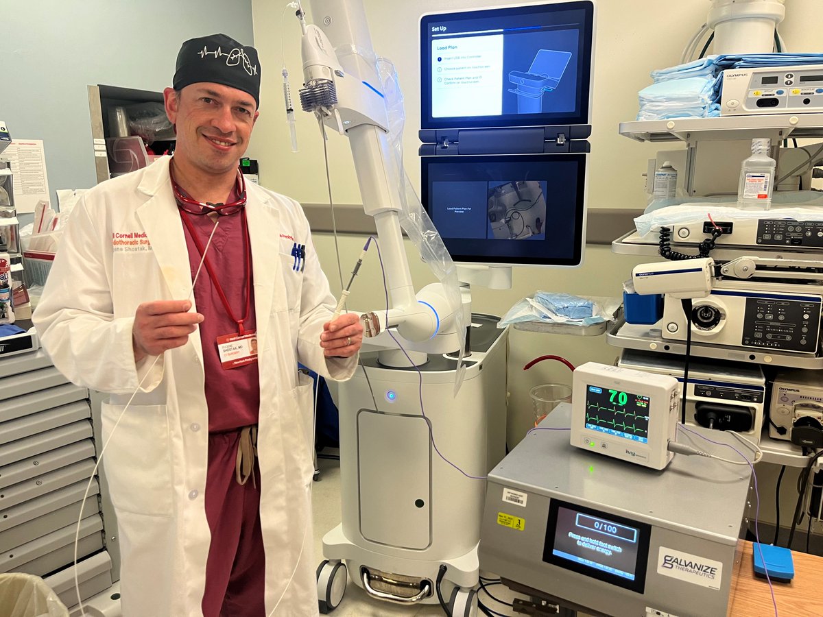 .@eugene_shostak & team performed NYC’s first-ever endobronchial ablation procedure using pulsed electrical field (PEF) technology.  Part of the Affinity trial, aims to study the effects of electrical current on immune response in patients metastatic lung cancer.🔬#CancerResearch