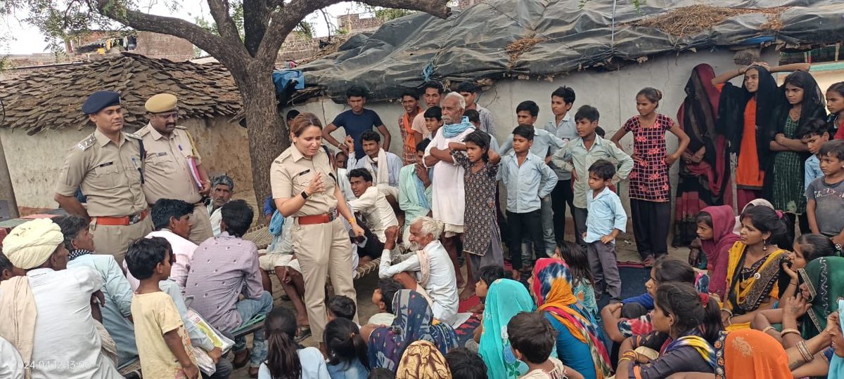 एक दूसरे को समझने के लिए बातचीत सर्वश्रेष्ठ माध्यम है।