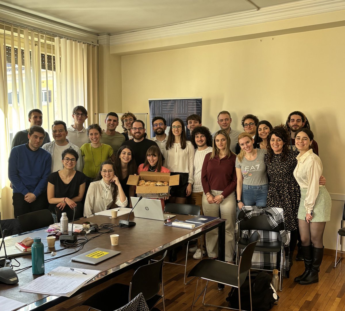 Anche per gli studenti di #Greennovation è arrivato il momento di salutare Roma per l’ultima lezione #inclasse. Abbiamo discusso di #startup e con Andrea Di Benedetto, di mercati digitali con Antonio Manganelli e di sostenibilità e futuro con Cristina Fioravanti