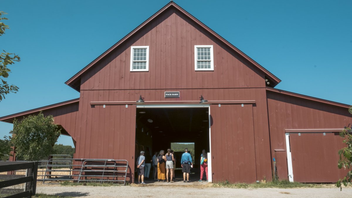 UVM_SI_MBA's tweet photo. From insightful webinars to open houses, join us for one of our upcoming virtual &amp; in-person events with SI-MBA, @uvmvermont's accelerated one-year program. 🌎 We’re also touring city near you - register to meet us &amp; mingle with alumni! 🌇 Learn more ➡️ https://t.co/Fy6g8XRMhQ https://t.co/8AGR6UdRQO