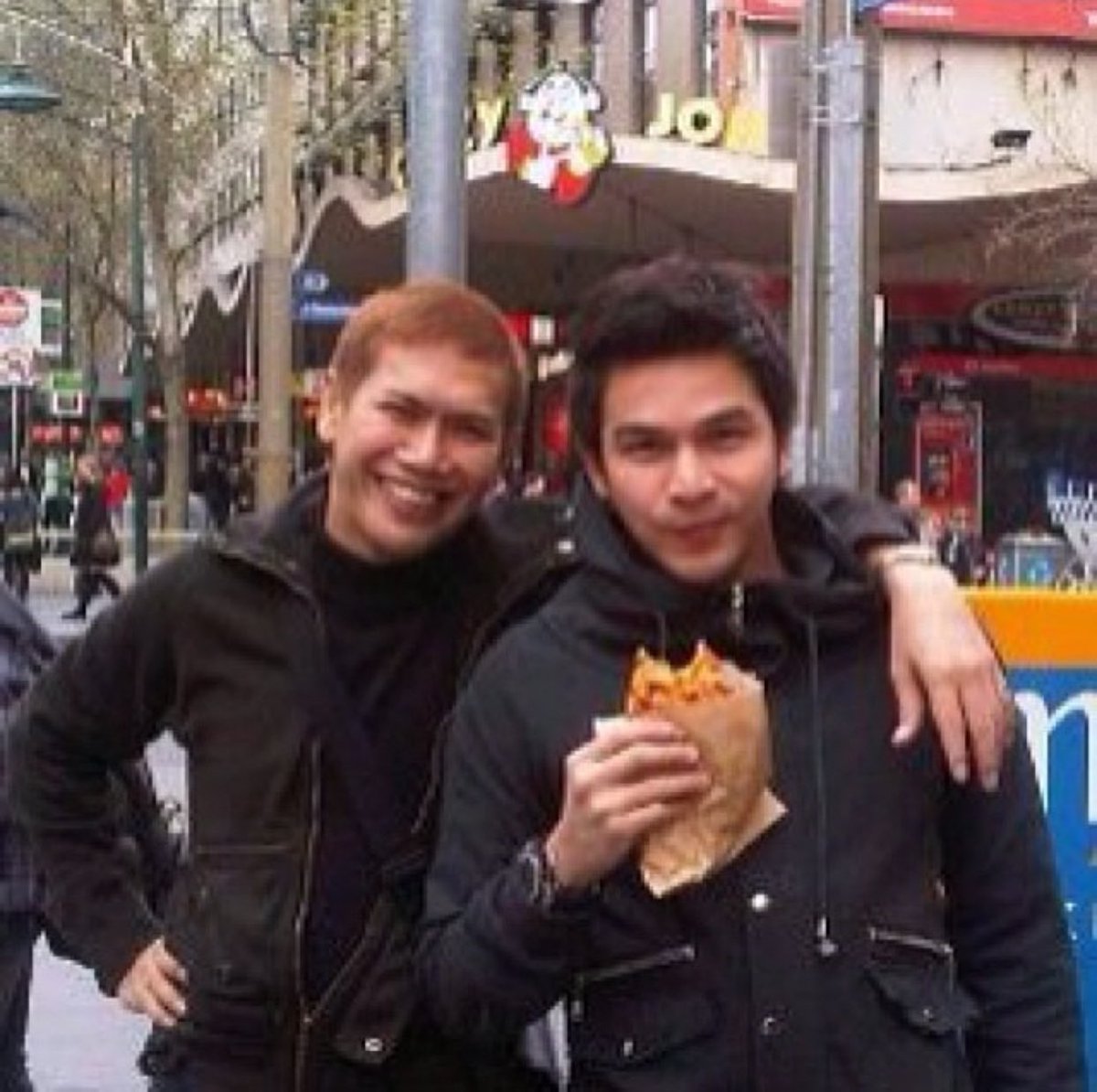 Happy birthday Ijonk
🤣🎉🍷🎬🎼

Mazmur 20:4
"Kiranya diberikan-Nya kepadamu apa yang kaukehendaki dan dijadikan-Nya berhasil apa yang kaurancangkan."

Mazmur 37:4
"Dan bergembiralah karena TUHAN; maka Ia akan memberikan kepadamu apa yang diinginkan hatimu."