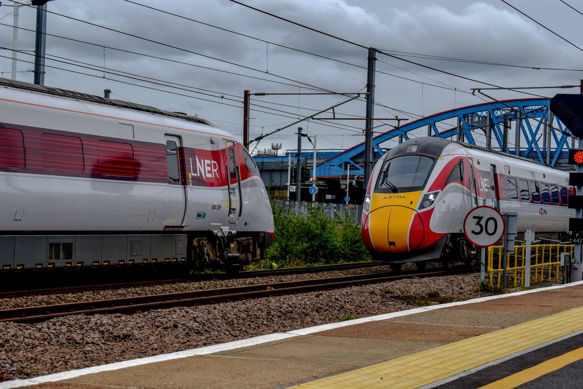 Nothing much, just 2 @LNER Azumas saying a quick hello at Peterborough!