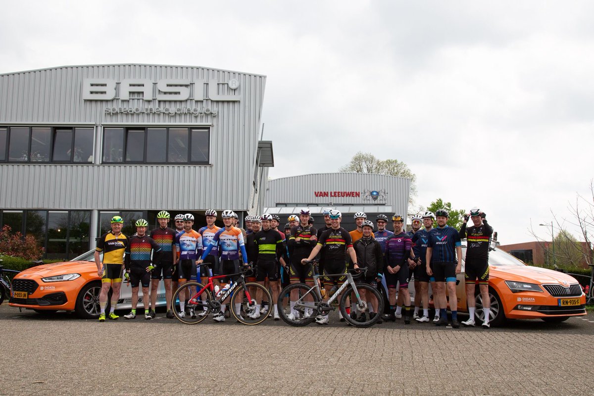 🚴‍♂️Bij ⁦@Basilcycle⁩ in Ulft een tocht gemaakt over 70 km met sponsoren R.v.d. Achterhoek en ⁦@sensakvkct⁩ renners/begeleiders. Na uitleg bij Basil de stop bij ⁦@ActemiumNL⁩ in Doetinchem: uitleg, hapje/drankje. Finish bij Basil. Netwerken gelukt, dank sponsors🚴‍♂️