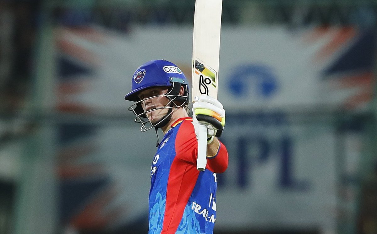 WELL PLAYED, JAKE FRASER MCGURK. He's 22-year old and he's playing his debut IPL match and he smashed 55 runs from 35 balls including 2 fours 5 sixes for Delhi Capitals in run chase - The future star. ⭐