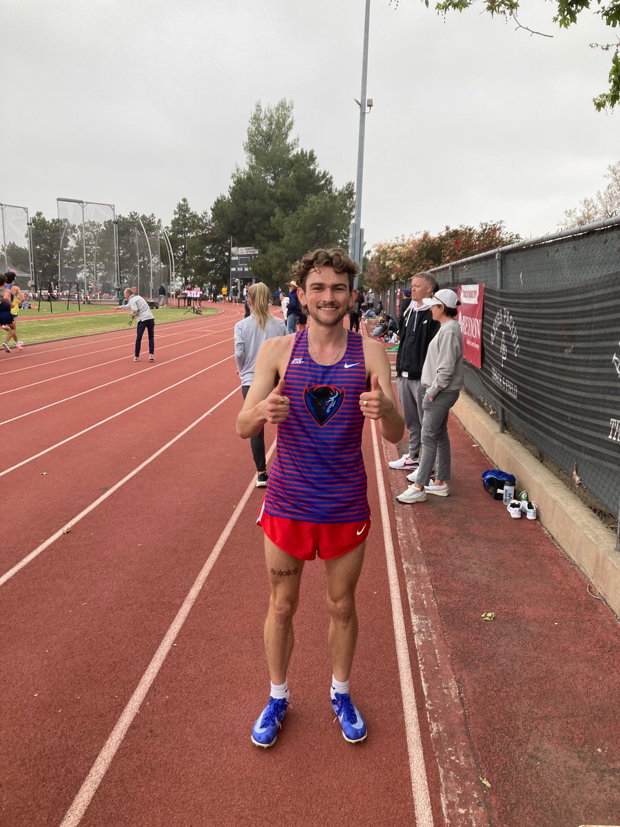 Big @DePaulXCTF school record for Tommy Elwood in the 5,000m! 14:13.80 to kick things off at Bryan Clay!