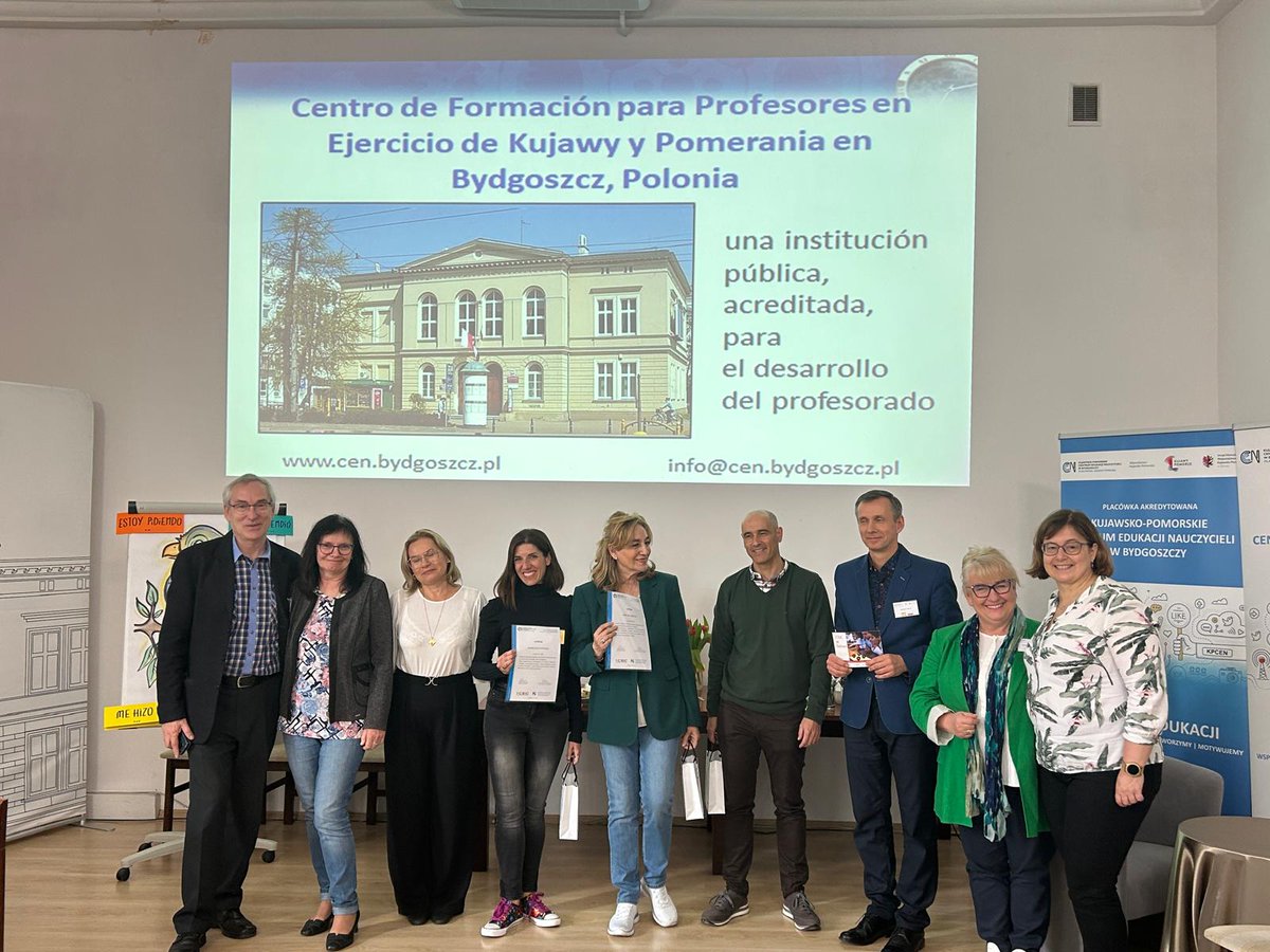 Toda la delegación española @csicenlaescuela ha querido agradecer al KPCEN y a los centros educativos que nos han acogido esta semana su gran implicación para que este intercambio de experiencias haya sido todo un éxito.