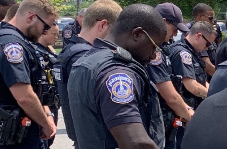 PRAYERS FROM INDY for our sisters and brothers of the Memphis (TN) police department

They are mourning the killing of an Officer + 2 more officers shot and injured in a gun battle #ThinBlueLine #Prayers