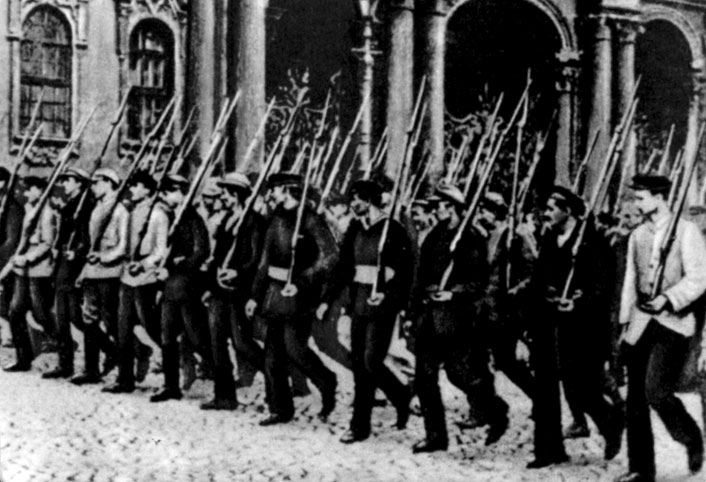 #VtentoDeň roku 1918 vykonala Čeka razie v 26 anarchistických centrách v Moskve, vrátane 'Domu anarchie,' sídla Moskovskej federácie anarchistických skupín. Na ulici Malaja Dimitrovka sa rozpútala neľútostná bitka.