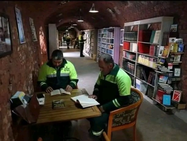 @Morbidful Garbage collectors in Ankara, Turkey, started noticing an increasing number of books being thrown away. Rather than let them end up in landfills, they began rescuing the books. Initially, they shared the books with colleagues and families. As the collection grew, they decided to