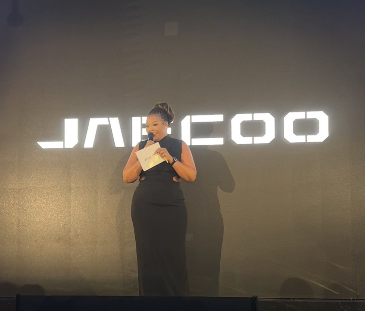 Meet our host for the night @Anele #JAECOOJ7 #JAECOO