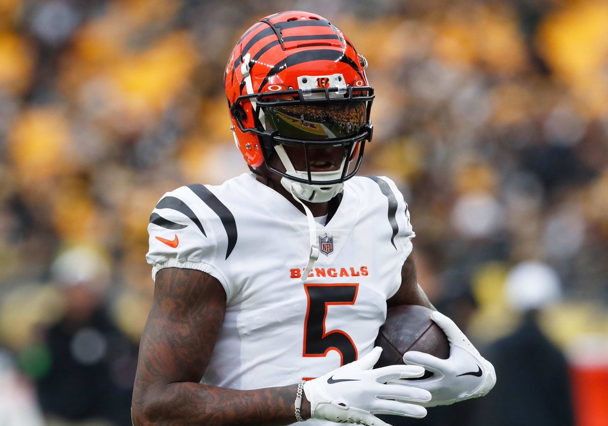 The #Steelers have reportedly “had internal discussions” about trading for Bengals WR Tee Higgins, per Andrew Filliponi 

“They love the player. But there’s questions about acquisition cost. Plus there’s the issue of the Bengals trading him in the AFC North.”