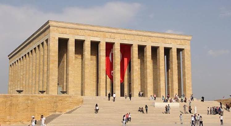 Ramazan Bayramı boyunca 120 bin kişi, Anıtkabir’i ziyaret etti.