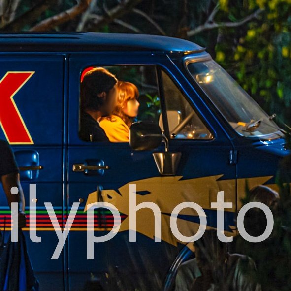 the posture makes me think this is winona and not her stand-in 👀