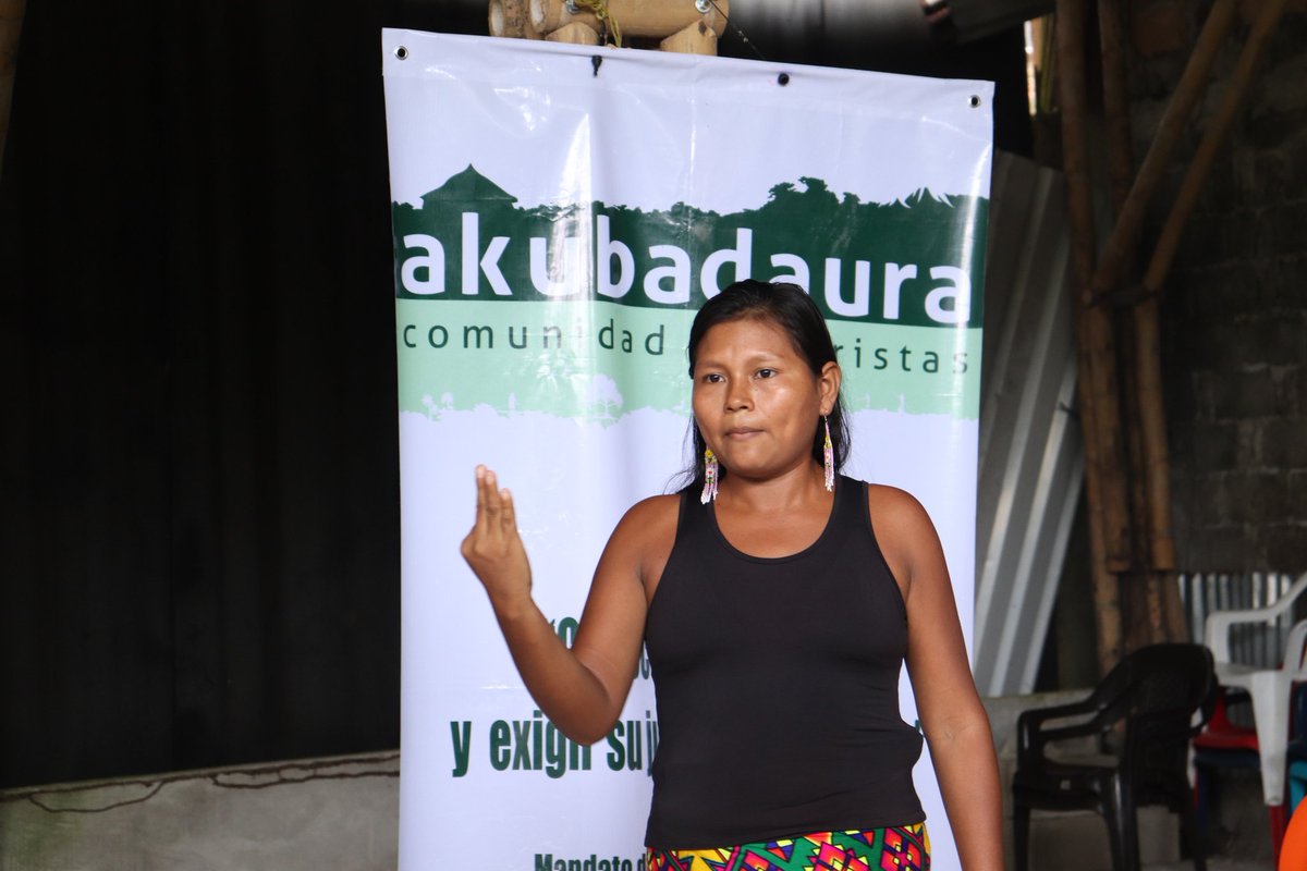 El Programa Departamental de Mujeres indígenas #Chocó con el apoyo de @CJAkubadaura realiza formación de liderazgo a mujeres provenientes del casco urbano de quibdó y zona carretera.Dialogan sobre paz en los territorios, derechos humanos y su incidencia en las mujeres indígenas.