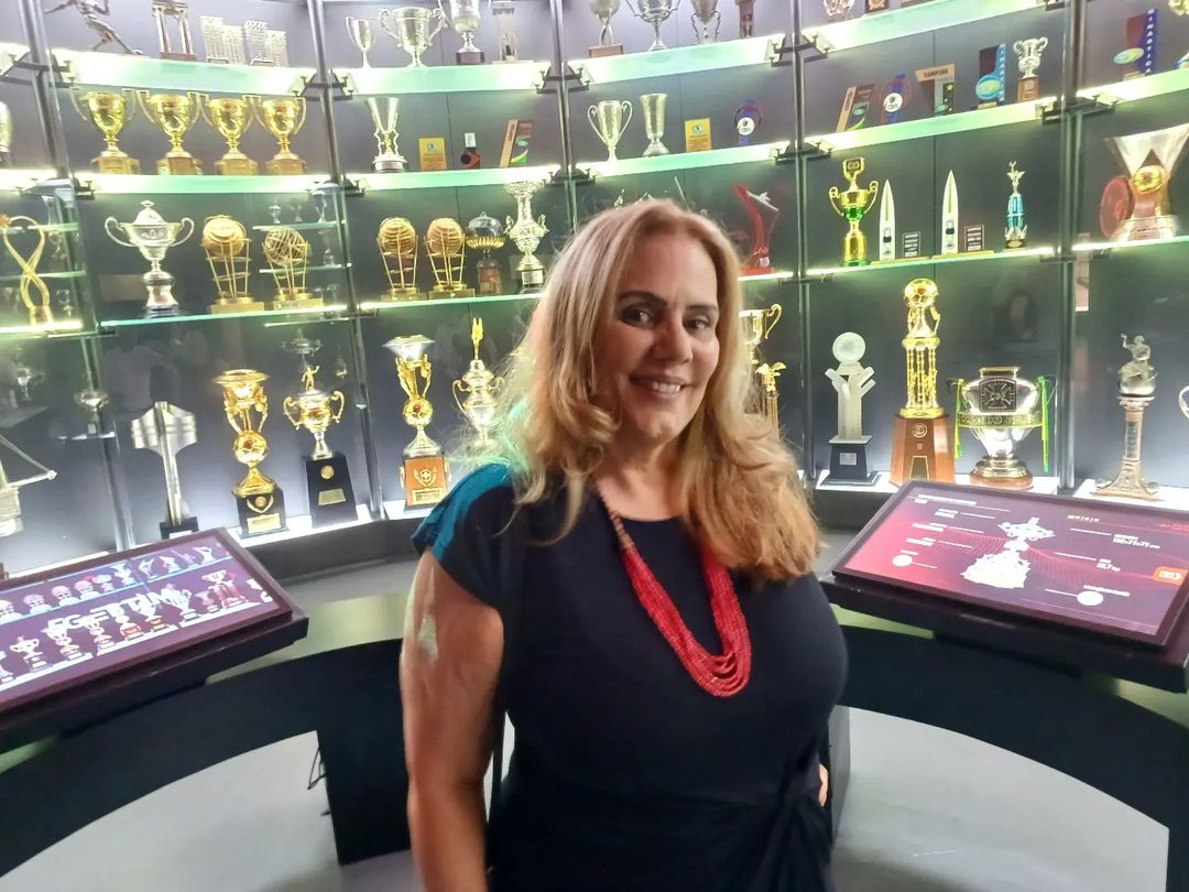 🆕 Martha Esteves é a nova presidente da ACERJ. A jornalista rubro-negra é a primeira mulher a ocupar o cargo em 107 anos da Associação dos Cronistas Esportivos do Rio de Janeiro. Parabéns pela conquista, @maesteves4! 👏
