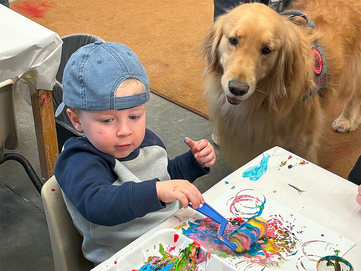 This is the final day of NAEYC’s Week of the Young Child. Yesterday, our practitioner partner A. Sophie Rogers School held a Puppy Painting Party with therapy dogs from Buckeye Paws to mark Artsy Thursday. @NAEYC #WOYC24