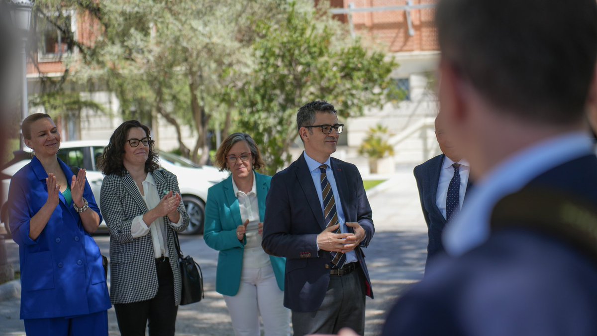 🔸@felixbolanosg recibe en #MoncloaAbierta a representantes de más de 20 asociaciones que trabajan en defensa de los #DerechosHumanos. En un encuentro organizado por @fidh_es y @apdhe, han firmado el 'Manifiesto de Madrid' para dar respuesta a la proliferación de los populismos.