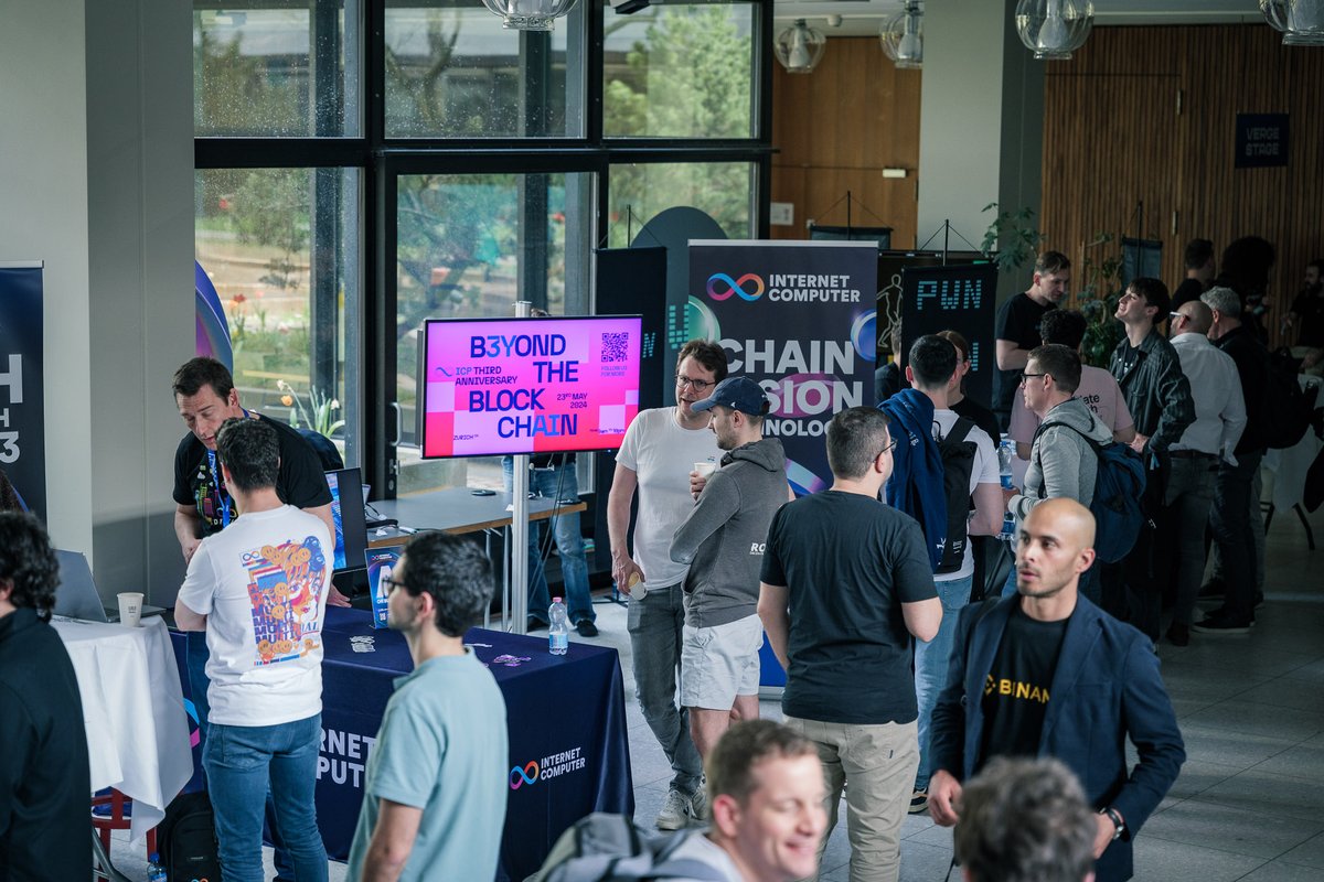 It was a lot of fun to help out at the EthereumZuri.ch conference! I made lots of fun connections and it was overall a very memorable event. Glad to help out again next year! 🙌 @pwndao @AckeeBlockchain @dfinity @uzh_blockchain @EthereumZurich
