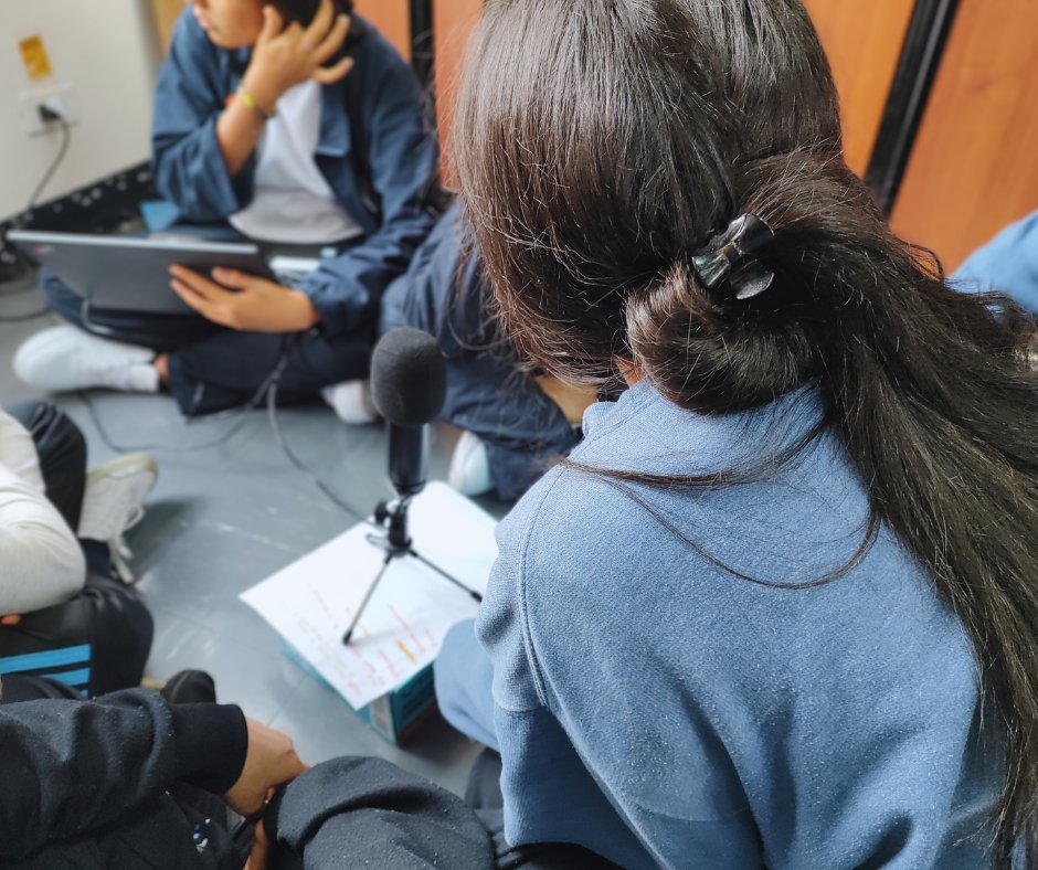 Lumos Colombia is empowering children from partner organisations with training sessions which focus on emotional and communication skills. From interactive activities to a podcast series, we're doing what we can to boost confidence and nurture these future leaders.