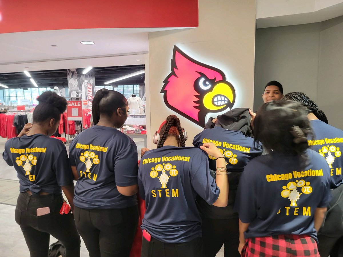 Thanks to @SocialWorks our students are experiencing an overnight college trip to Louisville, KY! @uofl @KYSUAdmission