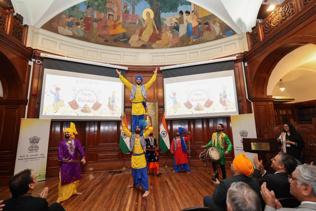 Baisakhi marked <a href="/HCI_London/">India in the UK</a> by a large diaspora audience including Lords &amp; MPs. HC <a href="/VDoraiswami/">Vikram Doraiswami</a> joined other speakers in highlighting Baisakhi not just as a harvest festival, but also as a key moment in India's Sikh history &amp; as a foundational moment in Sikhi in India <a href="/MEAIndia/">Randhir Jaiswal</a>