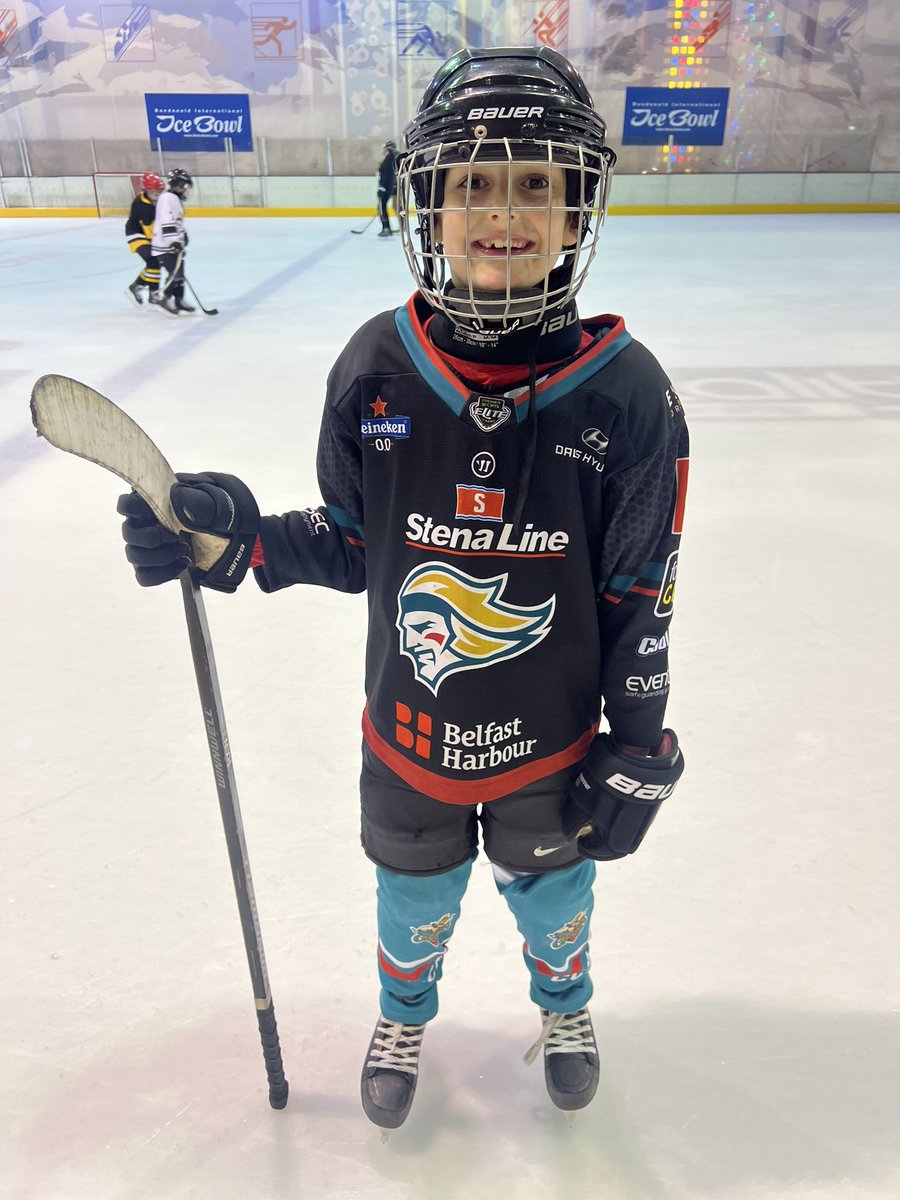 My boy back doing his thing❤️🤍

#juniorhockey