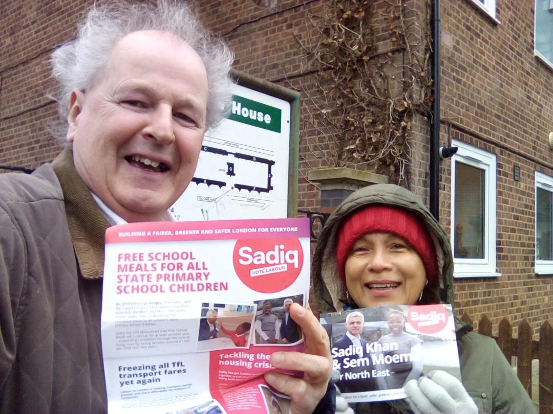 Great campaign session for @LondonLabour @MayorofLondon @SadiqKhan & Cllr @Semakaleng : @Springfield_Lab Secretary @sartain_stephen Steve said '@TfL Fares Frozen: More Social Housing Built: Free School Meals Extended: Only @UKLabour is on the side of Londoners' #VoteLabour May2nd