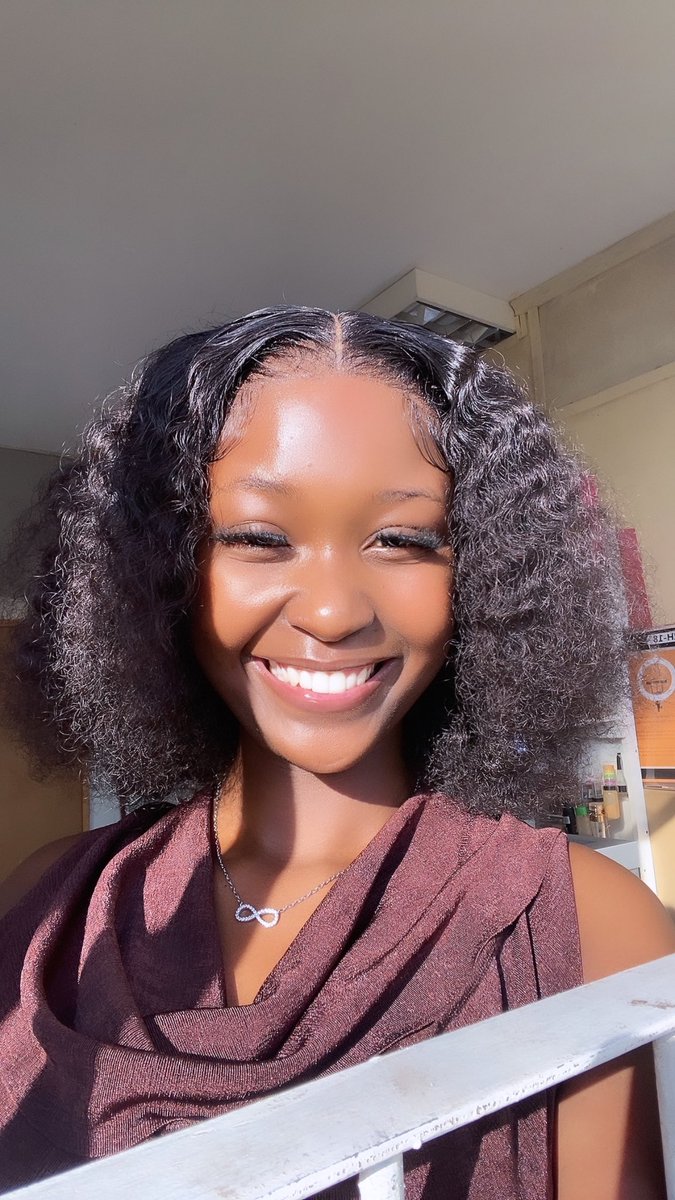 Vaseline + Sunlight =skin❤️