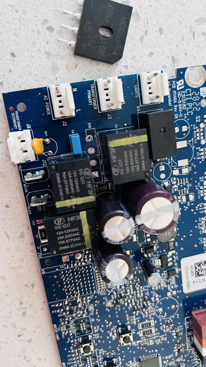 danielramirez's tweet photo. @TheGenieCompany hi there, my Genie model 2028 stopped working this morning, I openen and found the rectifier/diode fell out, what qa was applied to this board? Yikes! I wonder how come it was working before! 🤌🏾 https://t.co/4E0iPtP3m0