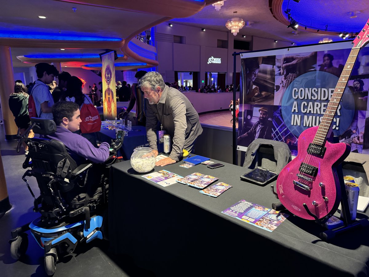 NAMMFoundation's tweet photo. We're excited to be part of #ALLACCESSFEST today the Hollywood Palladium in LA! We are joining other companies and colleges to speak with thousands of high school and college students about the hundreds of career paths. Learn more at https://t.co/NrOeIBQn2v #careerinmusic https://t.co/08G6S3Fwk3