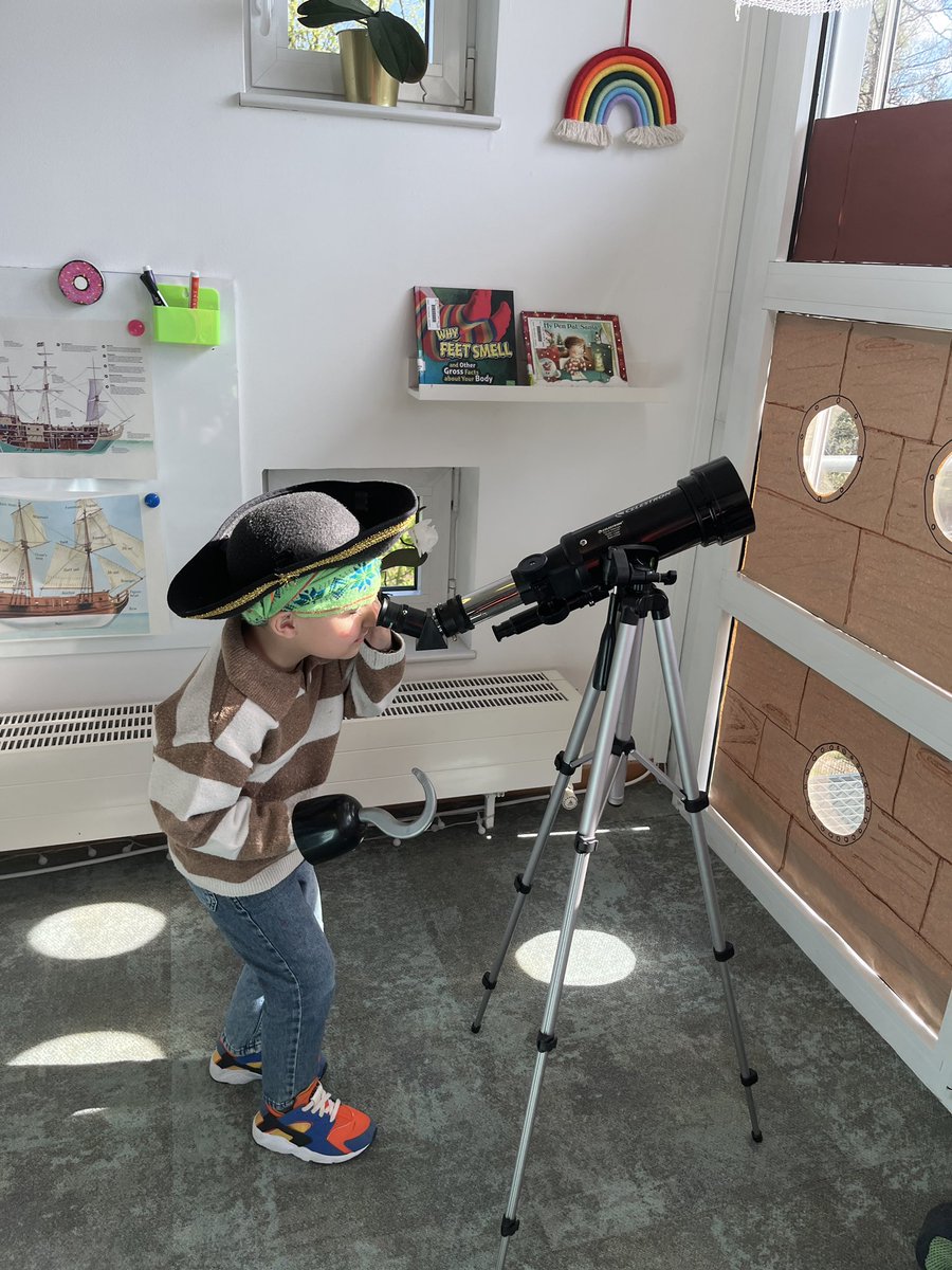 Another activity for @FIS_School PS Library Pirate Week is the porthole observation station. Using binoculars and telescopes Ss look to find 8 hidden pirate items outside. Binoculars can spark curiosity, build on our imagination and can introduce us to new hobbies. #librarylife