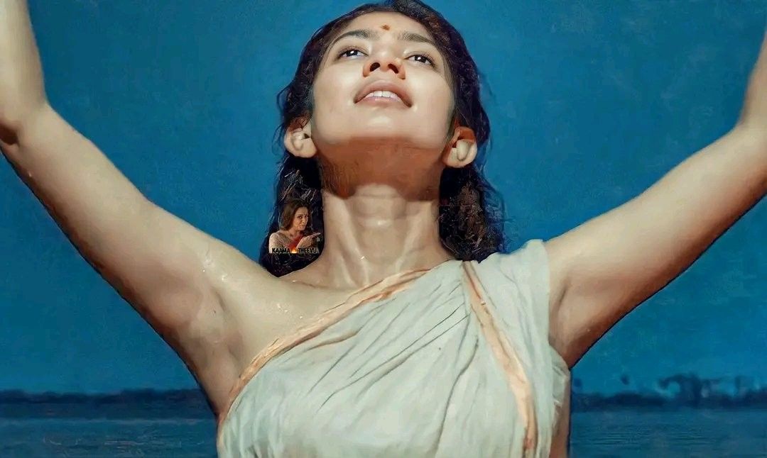 AAtwtss's tweet photo. Me goddess pallavi blessing you to have great bumchick now 🤗 https://t.co/rwksofB3FQ