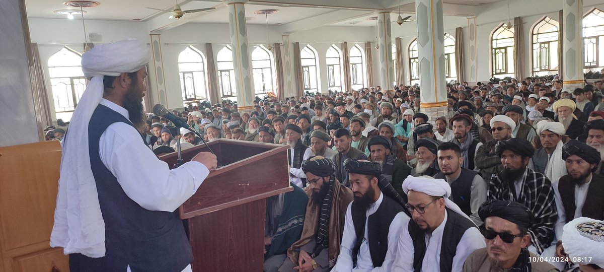 Afganistan Takhar’da bulunan Mahmud Efendi Camimizde bayram namazı eda edildi. Desteklerinizle inşa edilen camimiz bölgede sosyal hayatın ve ilimin gelişmesine katkı sağlamaya devam ediyor.