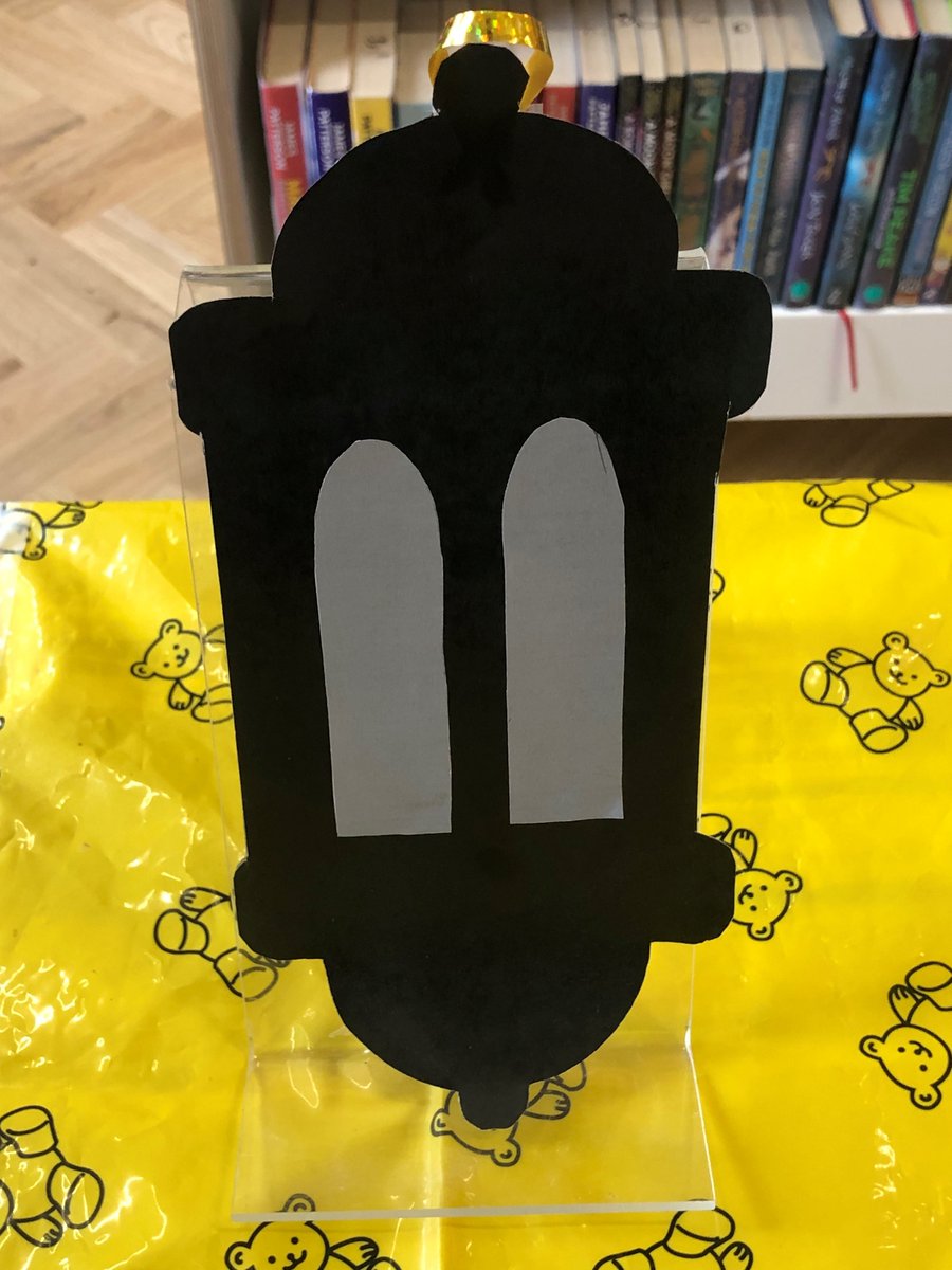 haringeycouncil's tweet image. Young #Haringey children got to decorate #Eid lanterns at #Highgate &amp;amp; #Hornsey libraries this afternoon as part of the fun &amp;amp; free activities we're providing across our borough this #Easter holidays.

For more info about what's on in our libraries, click -&amp;gt; shorturl.at/cKOX4