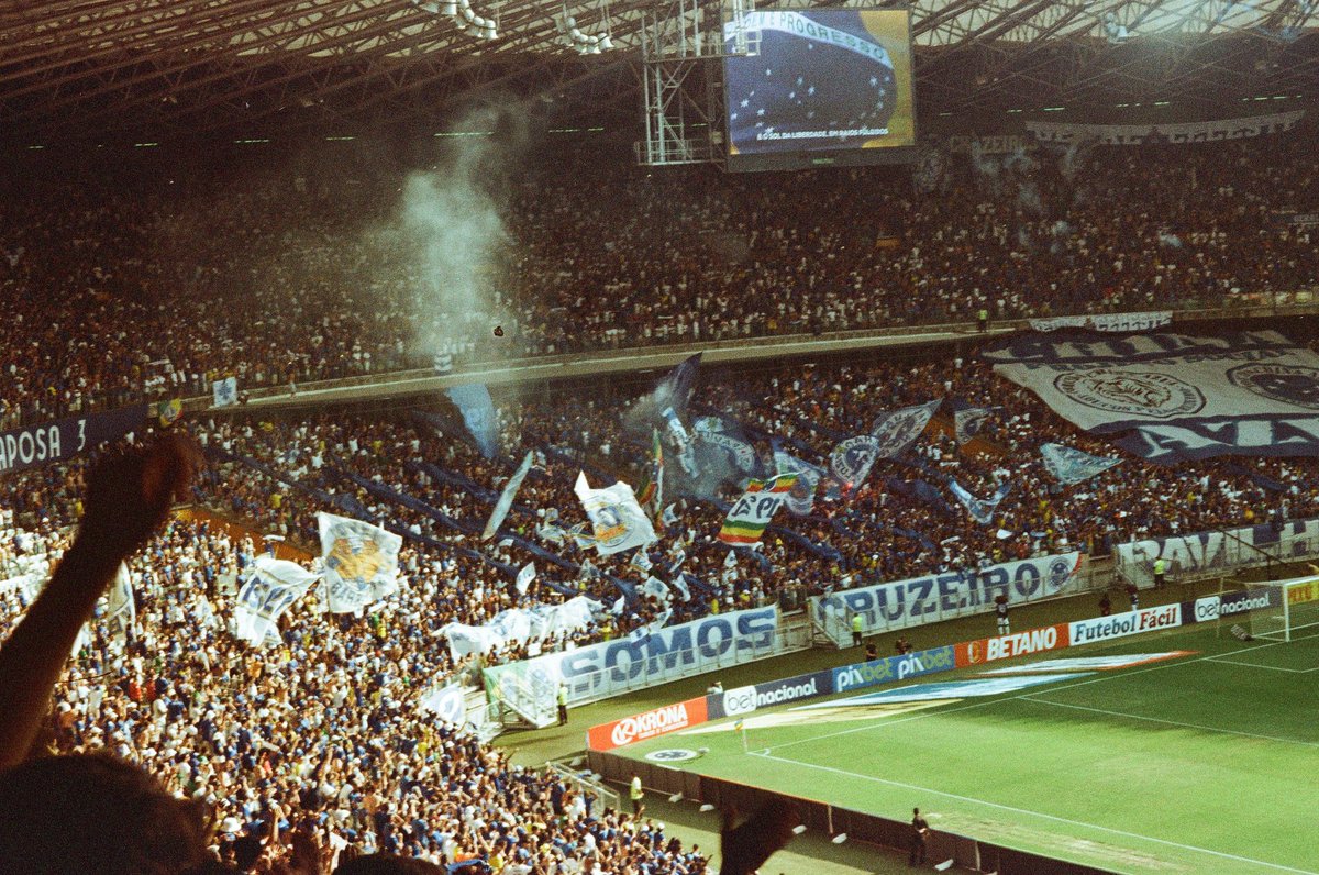 tt_do_vini's tweet photo. dito isso tenho essas daqui do Cruzeiro 1 x 1 Criciúma em 2022, que tem uma super vibe de mineirão antigo tbm https://t.co/8IybCvZ7hZ