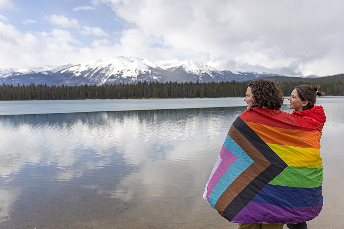 As part of the Jasper Pride & Ski Festival, Parks Canada is hosting a guided hike at Lake Annette! 🏳️‍🌈 🗓️ Saturday, April 13, 2024, from 10 am to 12 pm 📌 Lake Annette (meet at P13 parking lot): ow.ly/wiL550R3z03) 🔗 Details: parks.canada.ca/jasper-interpr…