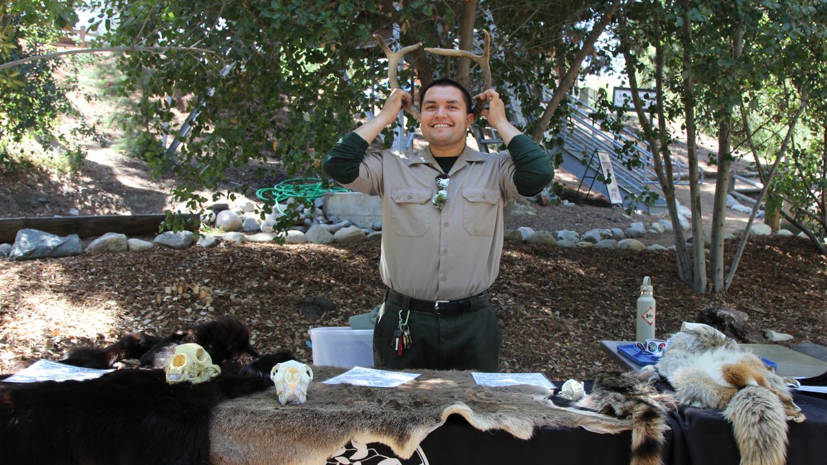 Enjoy the @lacountyfair from a new perspective🔎. Volunteer alongside the @Angeles_NF rangers at the America’s Great Outdoors exhibit. You might even help a partner agency onsite @BLMca @LACoFDPIO! Apply now: bit.ly/4cGHk1O
