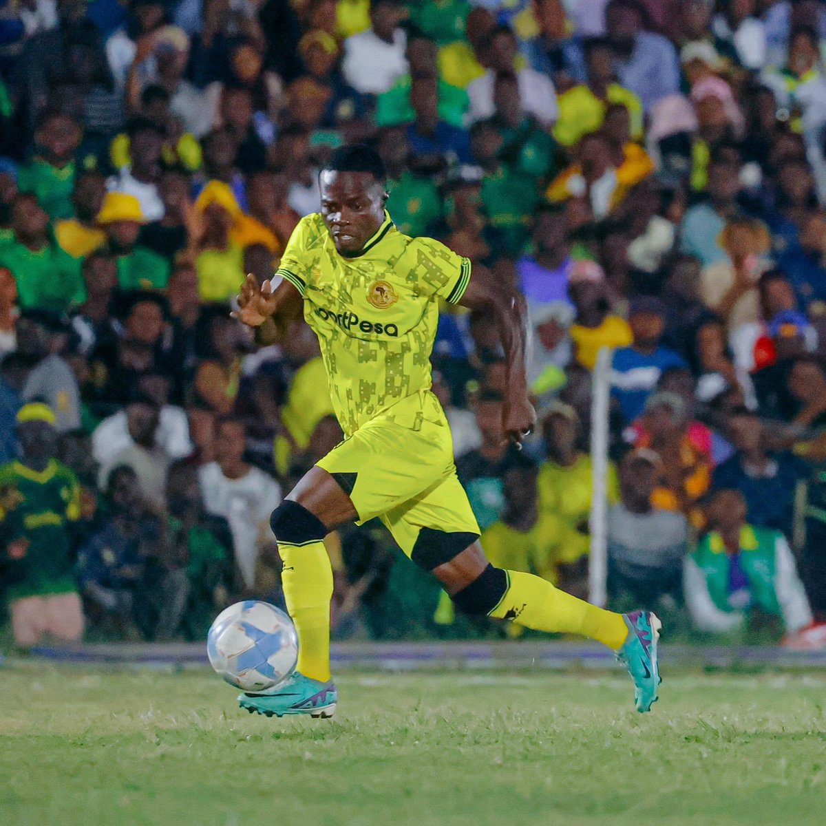 Okrah Magic strikes again! 🪄🇬🇭 #AfricanFootball #CRDBBankFederationCup #OkrahMagic