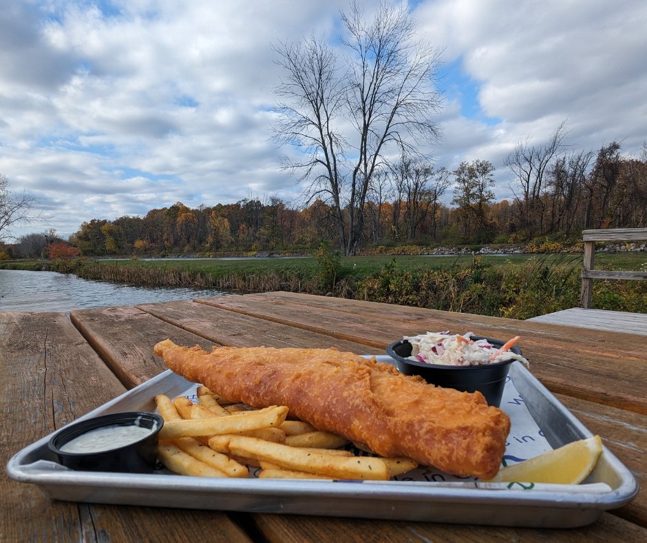 🎤 Excited for the return of our Fish Frys this Friday during Open Mic Night! 🐟🎶 Join us for a night of tasty bites and fantastic tunes. See you there! 🌟🍽️ 

#fishfry #visitrochester #rochestereats #rocyourmouth #localeats