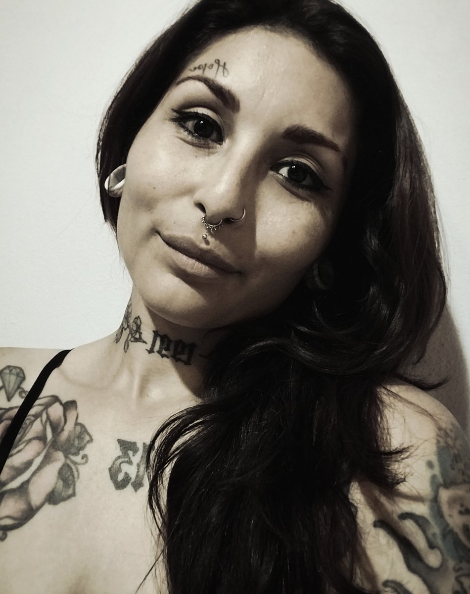 #selfportrait #inked #girlswithtattoos #alternativegirl