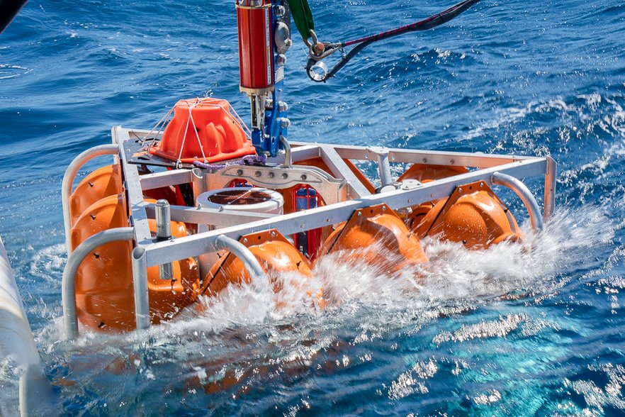 The test launch marks a significant step in URI's contribution to the Deepwater Horizon Mesophotic and Deep Benthic Communities restoration projects, a collaboration led by @NOAA and @Interior, aiming to restore deep-sea coral habitats impacted by the 2010 oil spill.