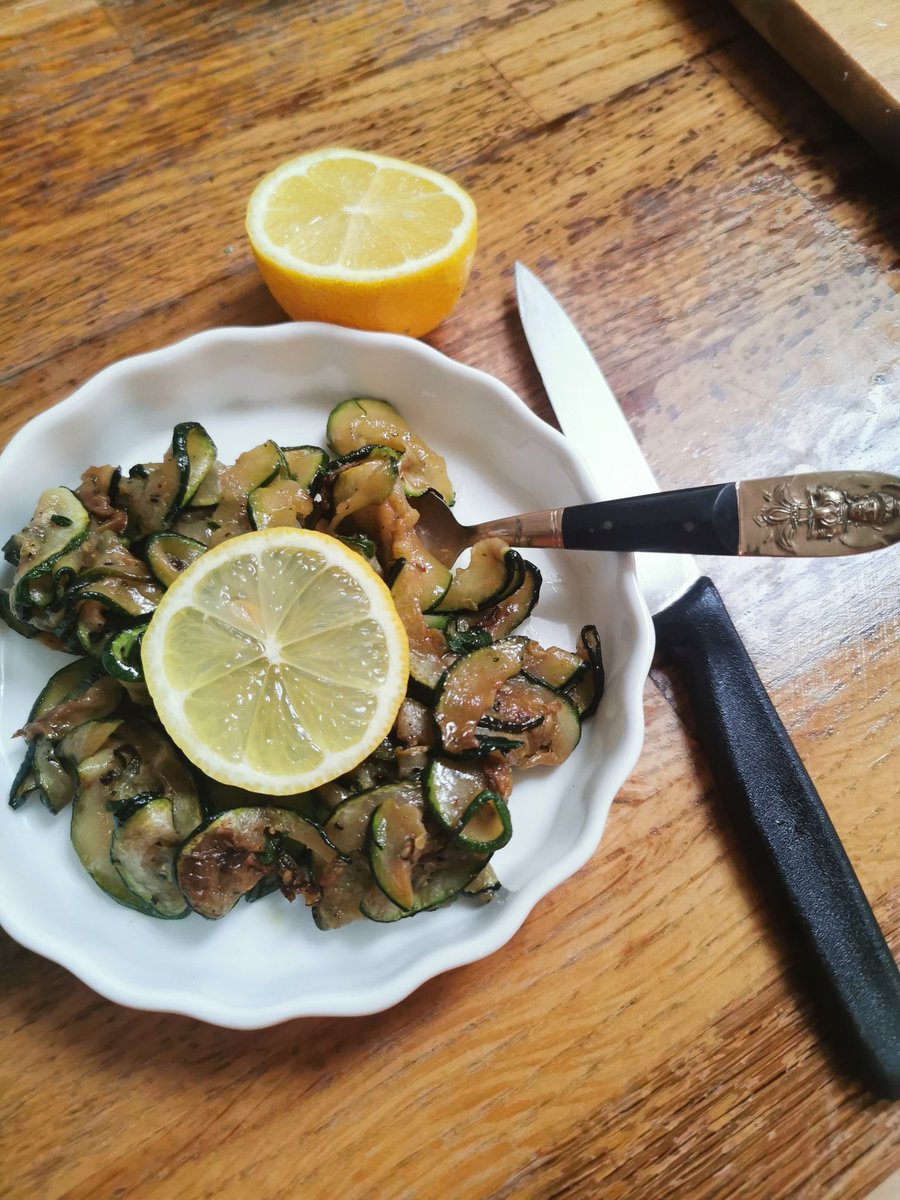 Back to trying out new Sides. This is a mixture that shouldn't work, even the author of #Persiana @SabrinaGhayour says so but it's delicious. Courgette, red wine vinegar and mint. #food #homecook